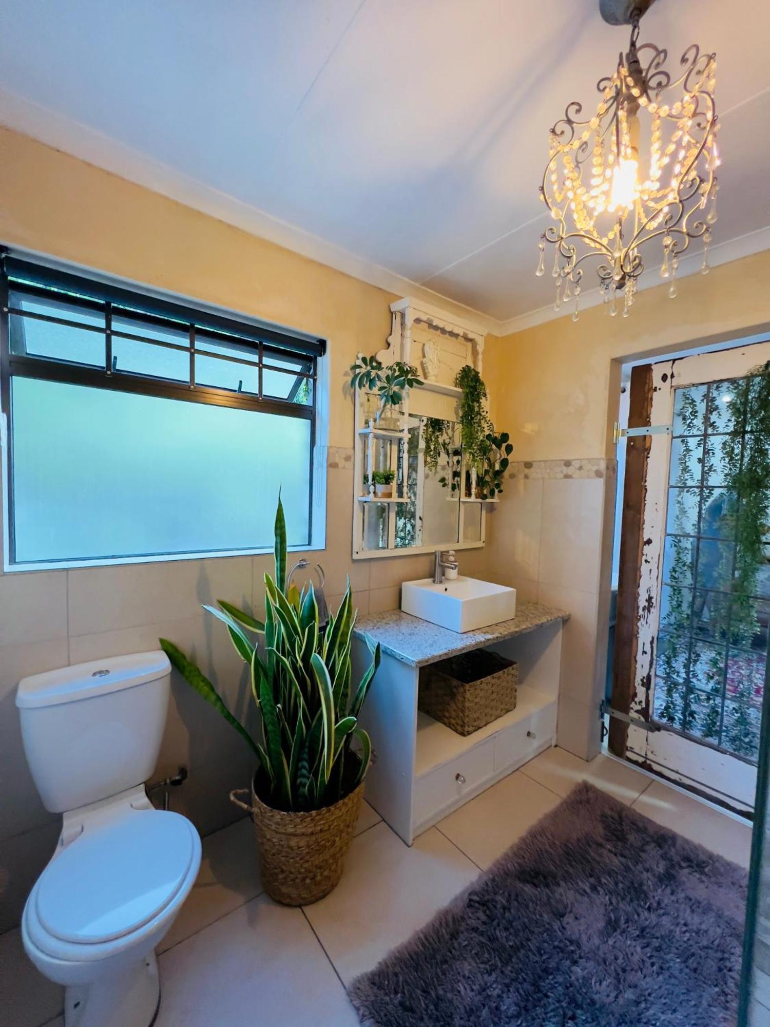 Art-Inspired Bedroom Close To Cbd Mosselbaai Buitenkant foto